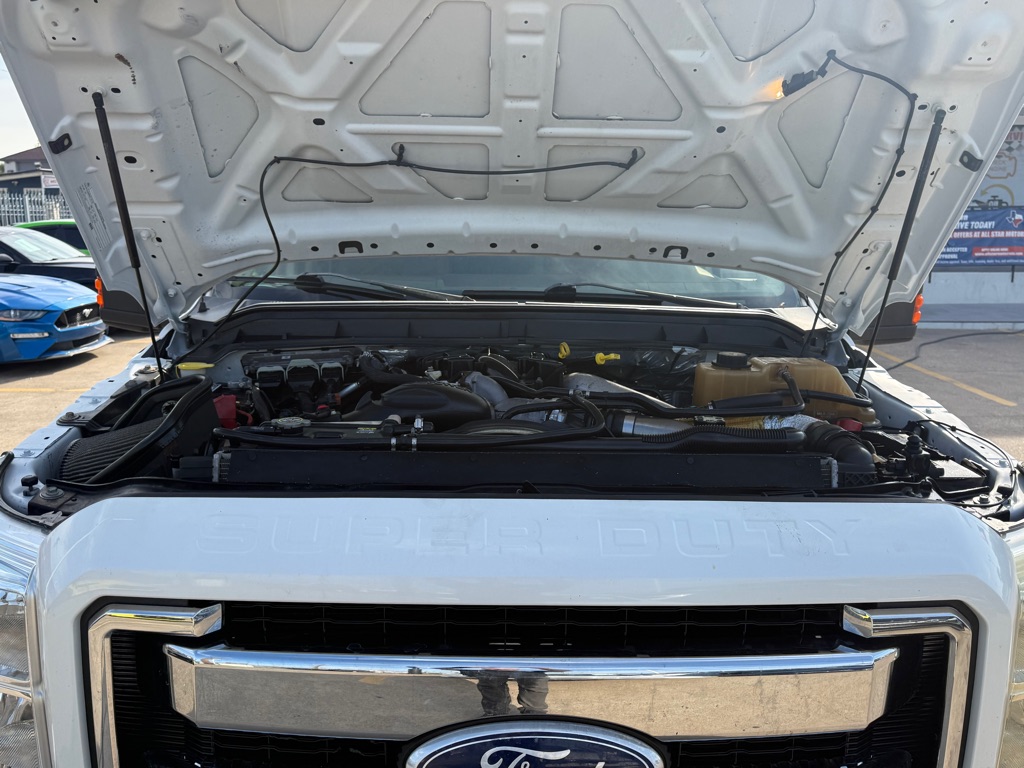 Photo 11 of this FORD F-350 SUPER DUT