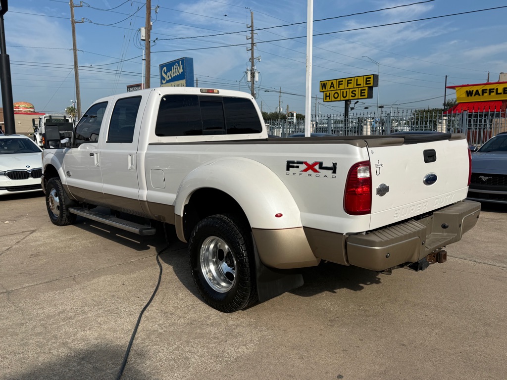 Photo 5 of this FORD F-350 SUPER DUT