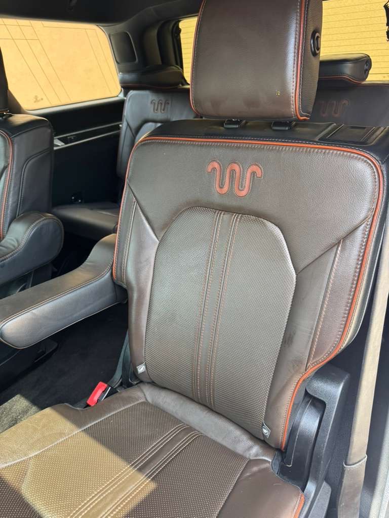 Photo 22 of this FORD EXPEDITION