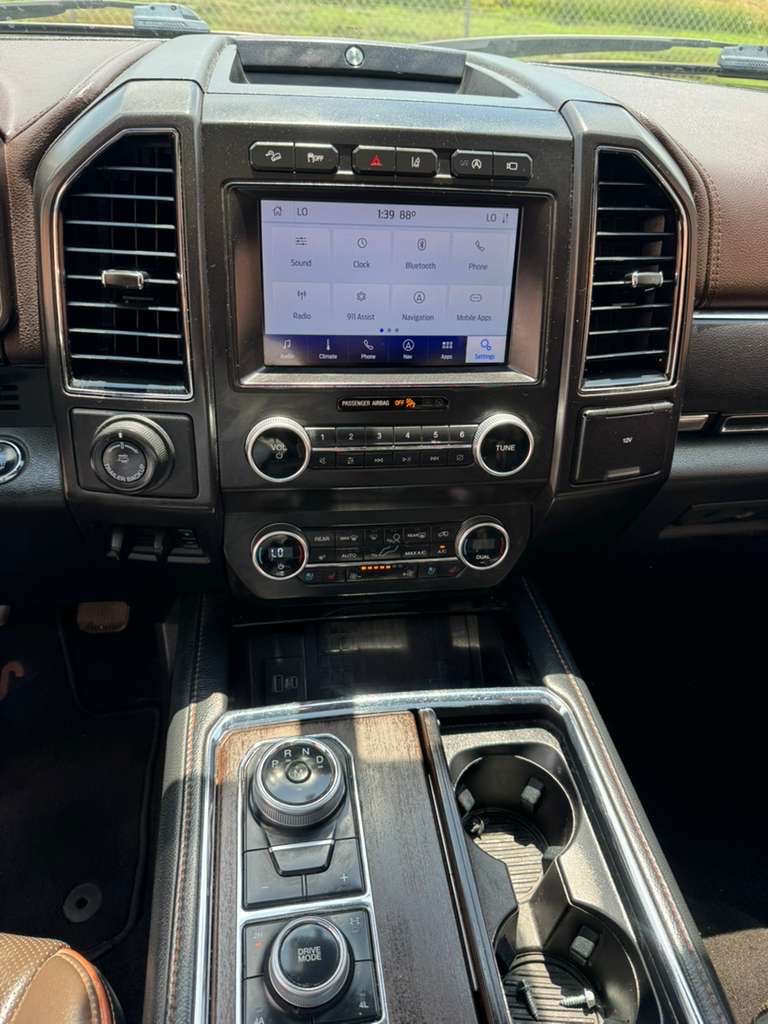 Photo 18 of this FORD EXPEDITION
