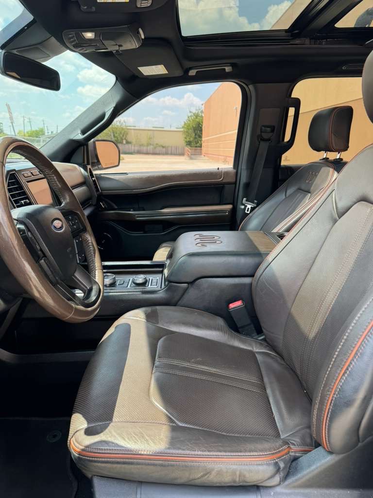 Photo 11 of this FORD EXPEDITION