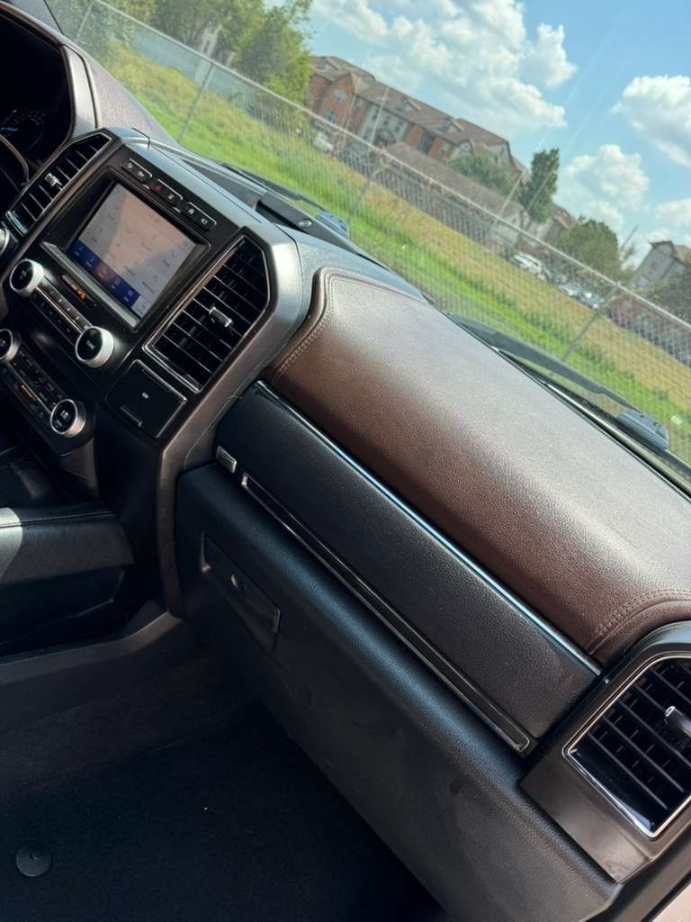 Photo 21 of this FORD EXPEDITION