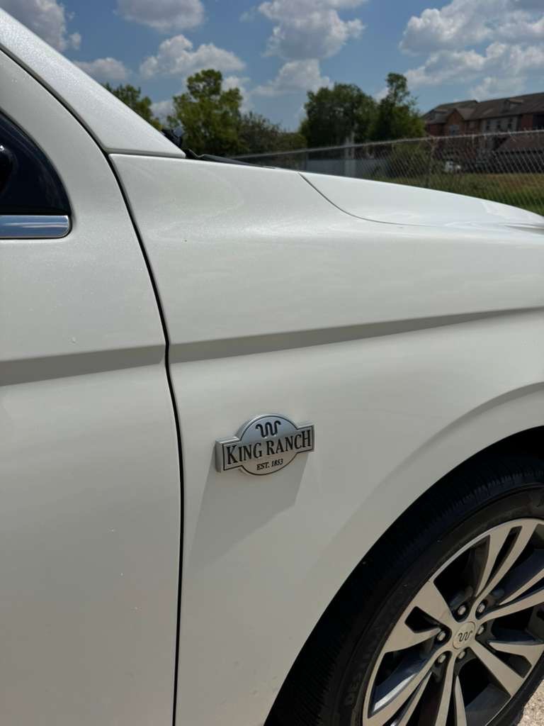 Photo 9 of this FORD EXPEDITION