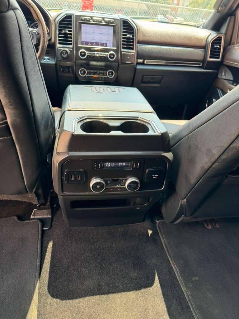 Photo 17 of this FORD EXPEDITION