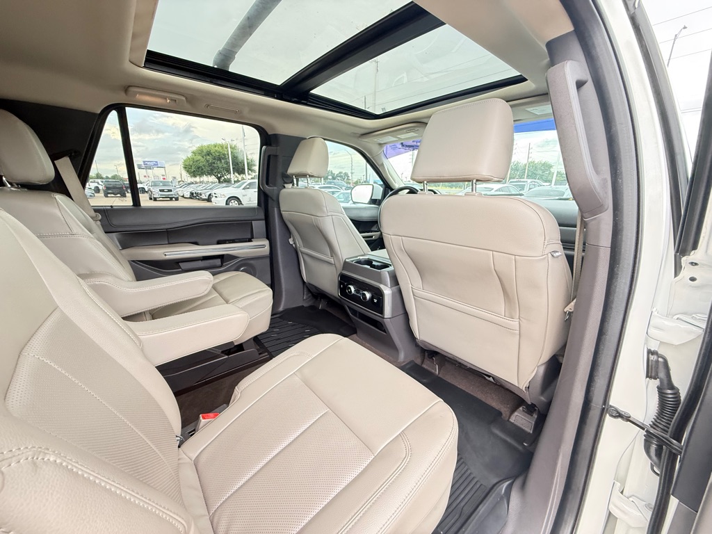 Photo 15 of this FORD EXPEDITION