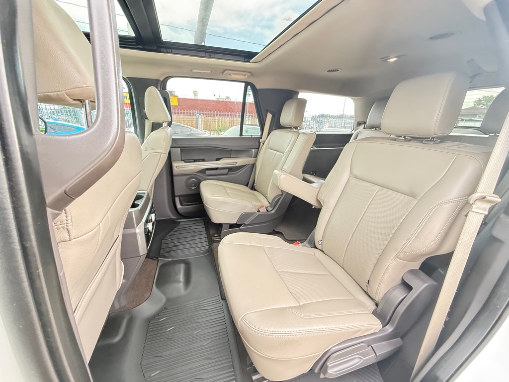 Photo 12 of this FORD EXPEDITION