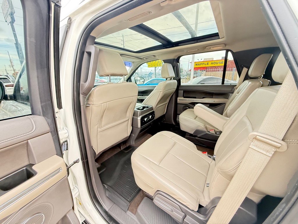 Photo 13 of this FORD EXPEDITION