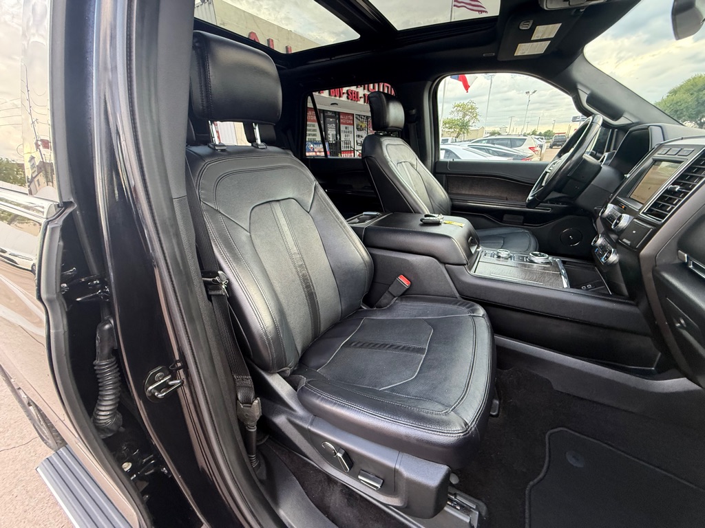 Photo 16 of this FORD EXPEDITION