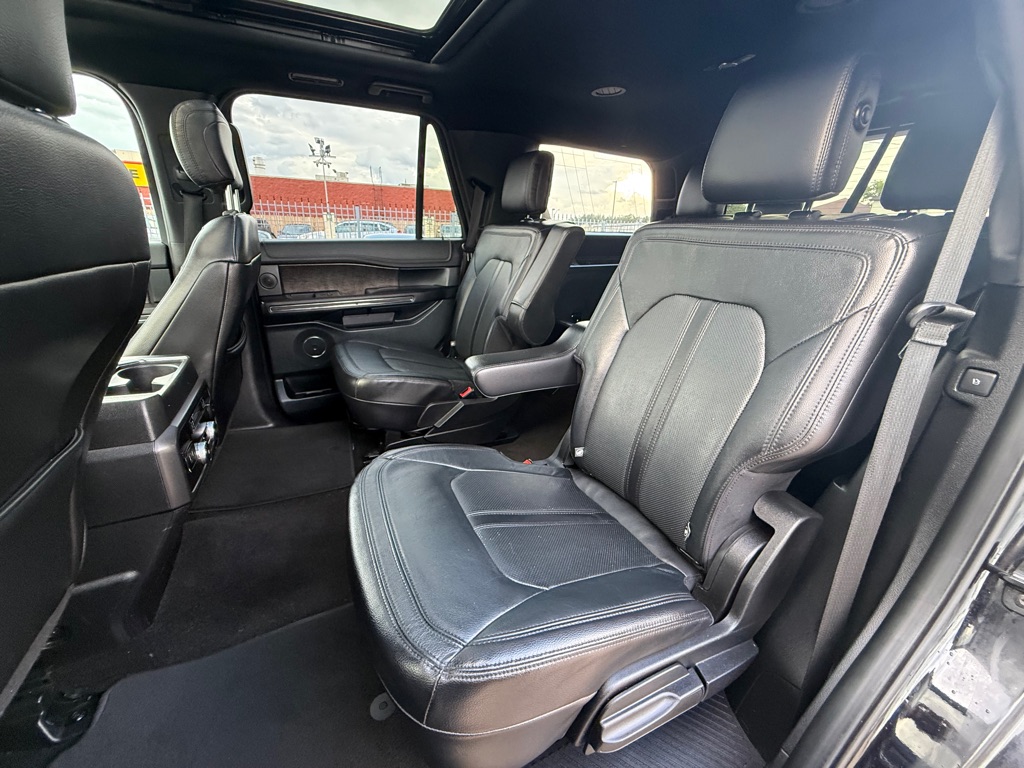 Photo 12 of this FORD EXPEDITION