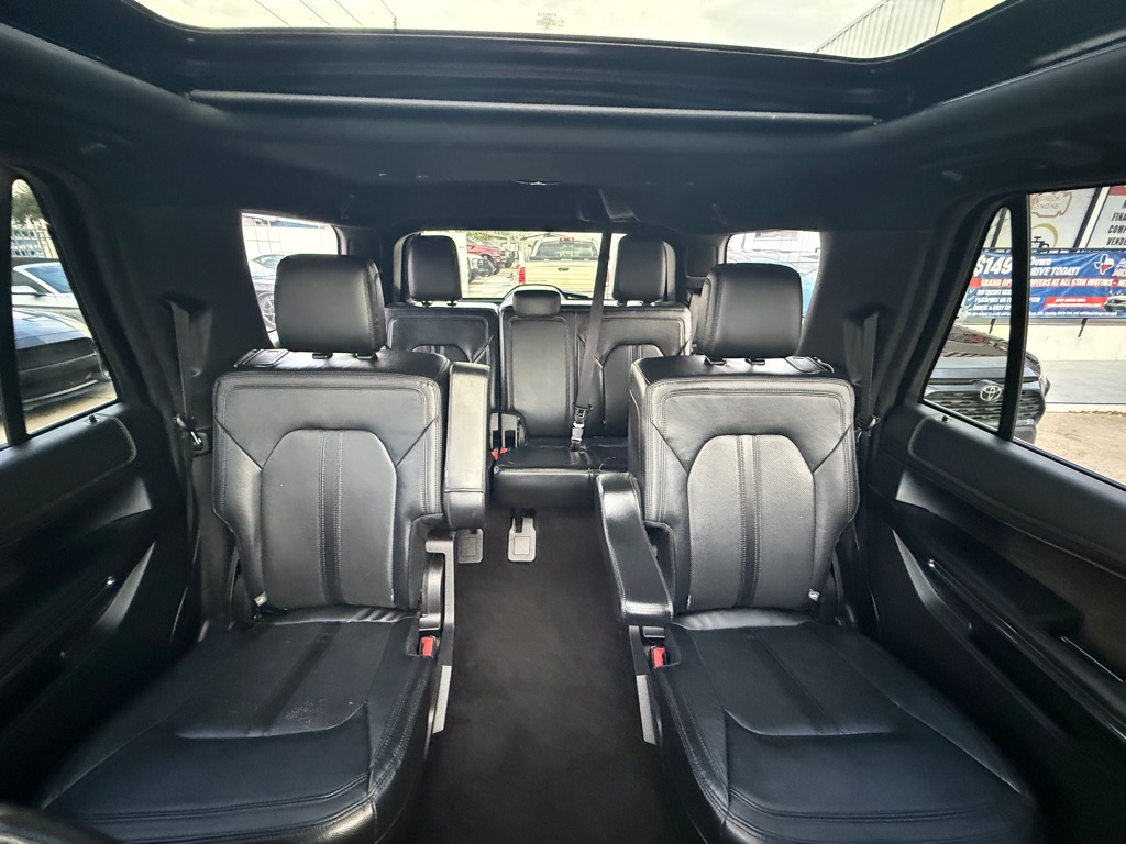 Photo 18 of this FORD EXPEDITION