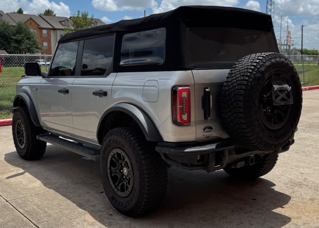 Photo 4 of this FORD BRONCO
