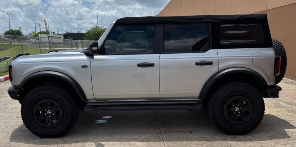 Photo 7 of this FORD BRONCO