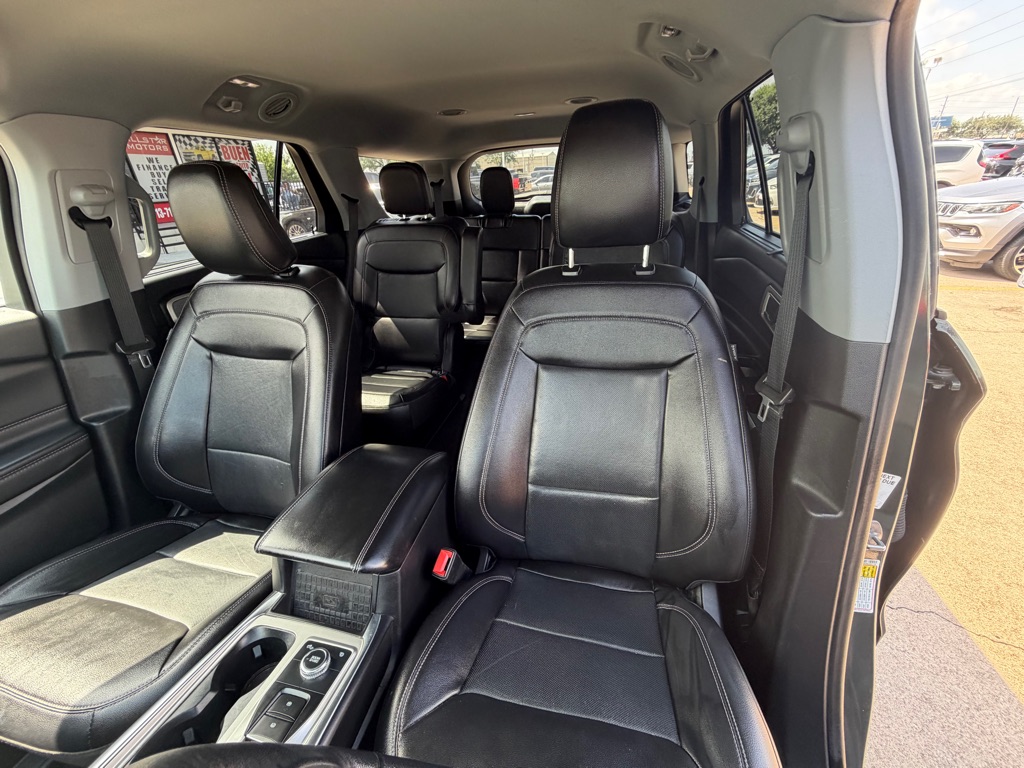 Photo 19 of this FORD EXPLORER