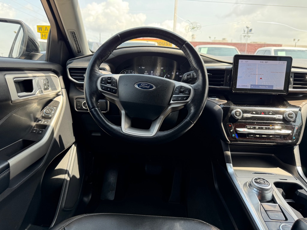 Photo 26 of this FORD EXPLORER