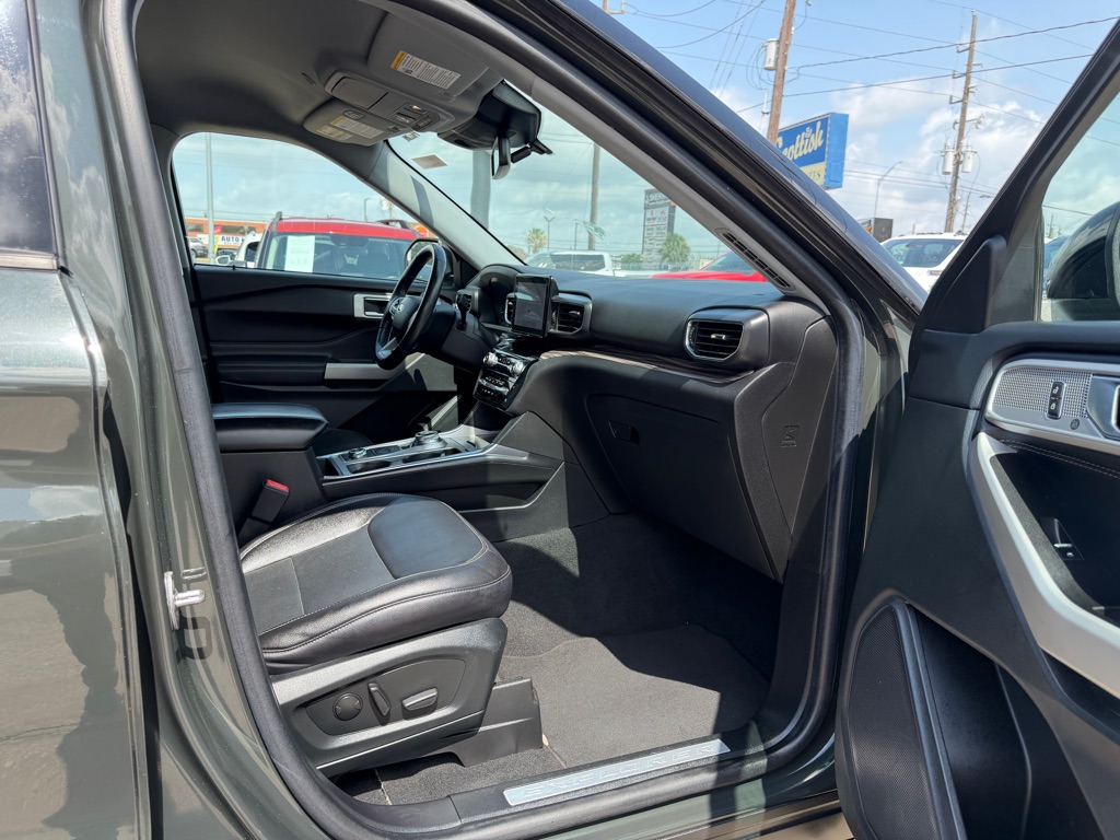 Photo 14 of this FORD EXPLORER