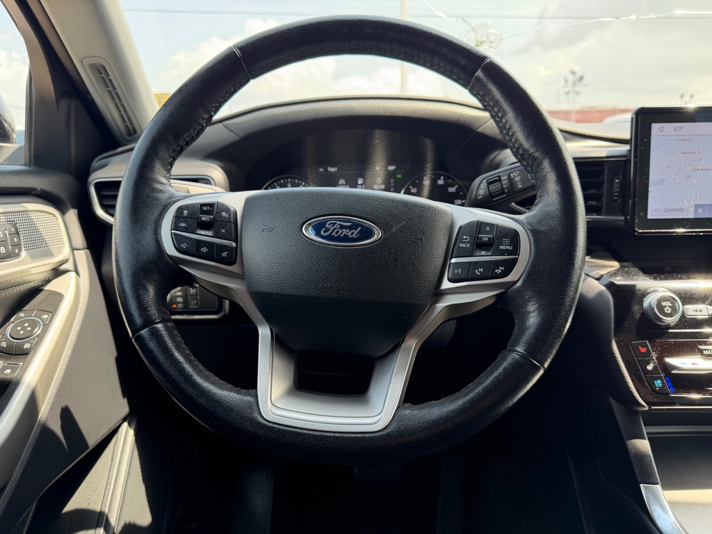 Photo 24 of this FORD EXPLORER