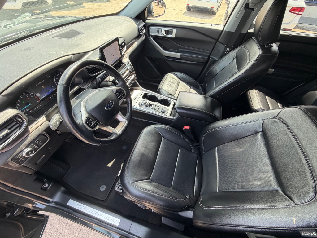 Photo 20 of this FORD EXPLORER