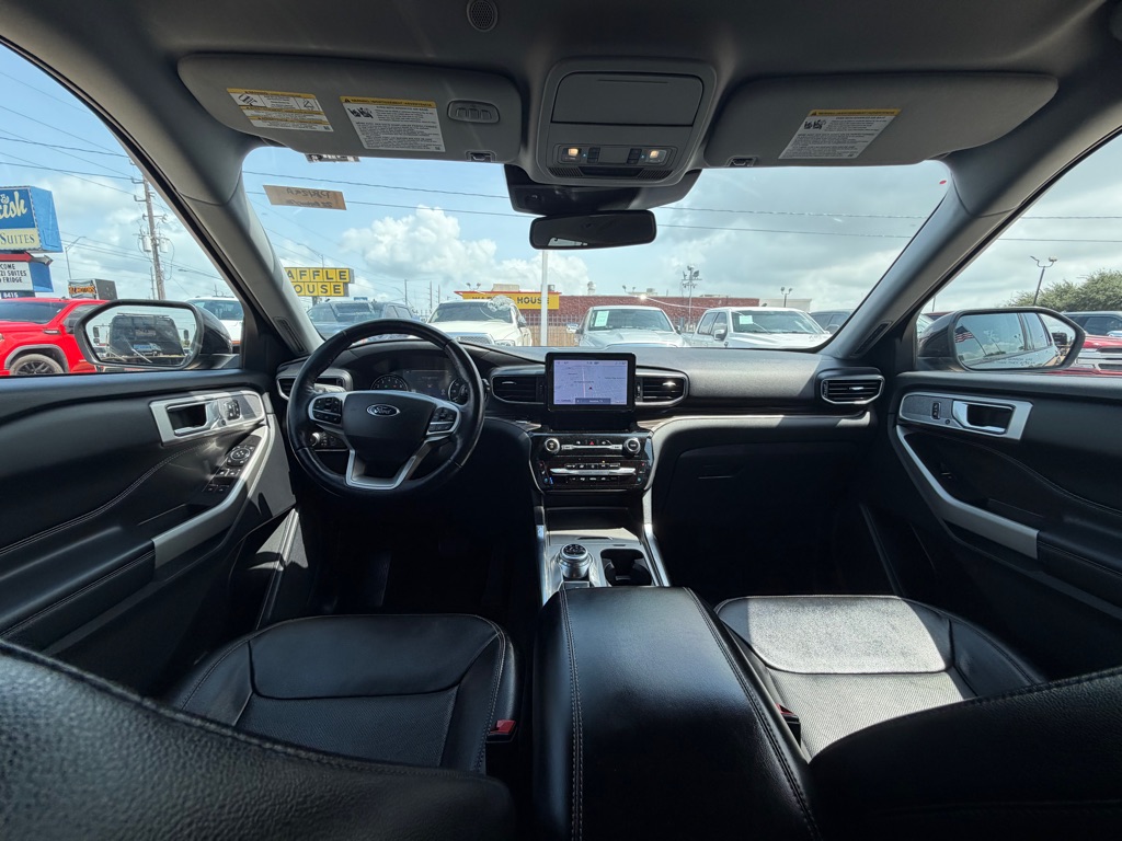 Photo 21 of this FORD EXPLORER