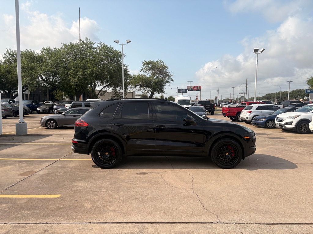 Photo 9 of this PORSCHE CAYENNE