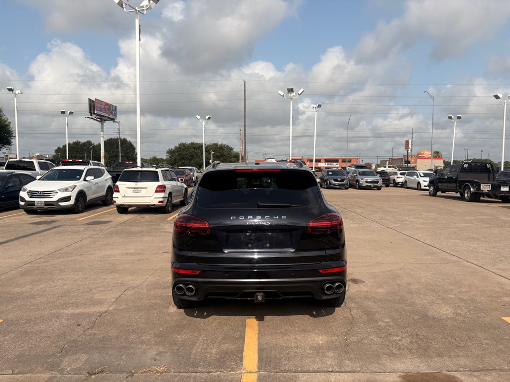 Photo 7 of this PORSCHE CAYENNE