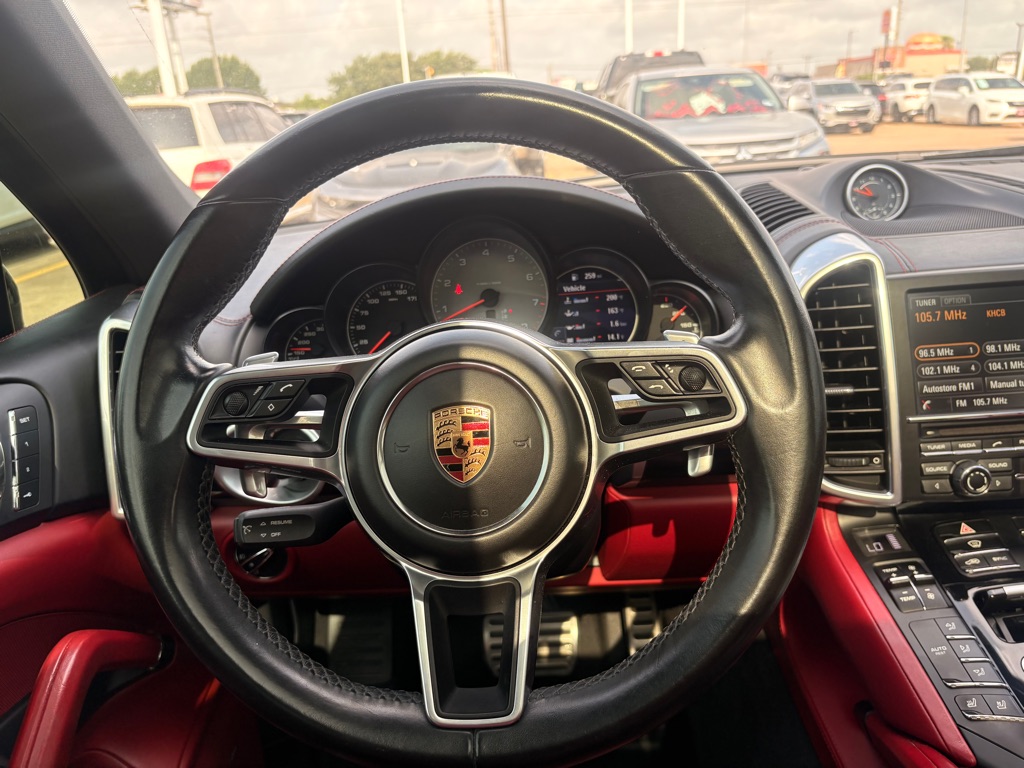 Photo 19 of this PORSCHE CAYENNE
