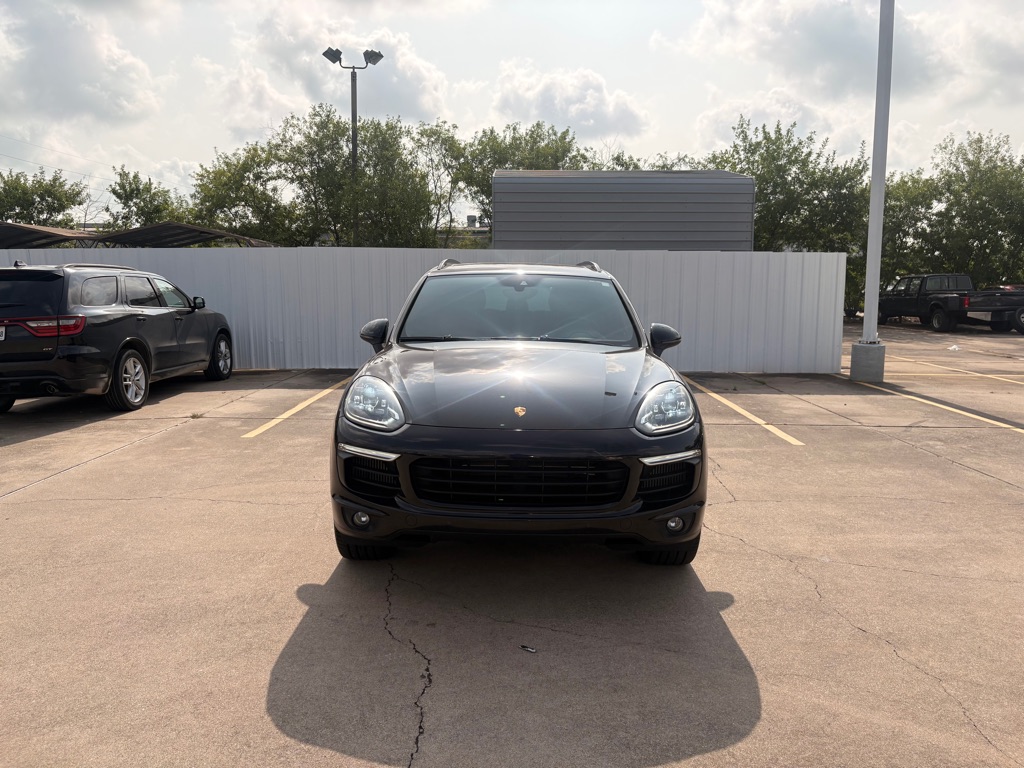 Photo 2 of this PORSCHE CAYENNE