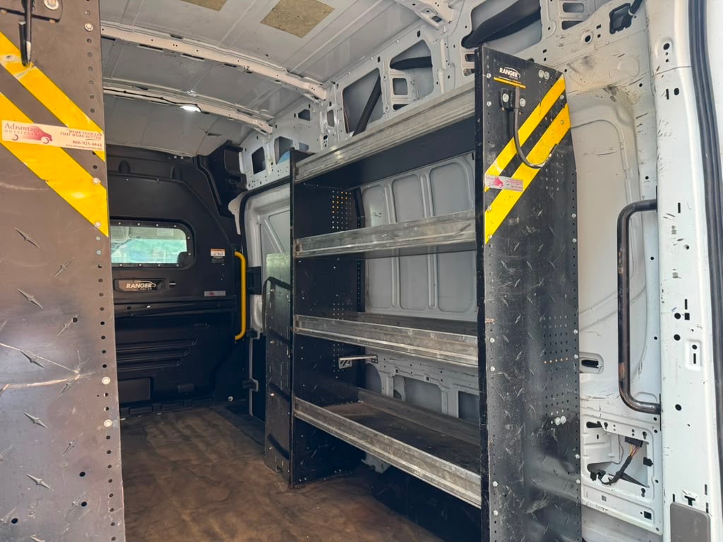 Photo 13 of this FORD TRANSIT