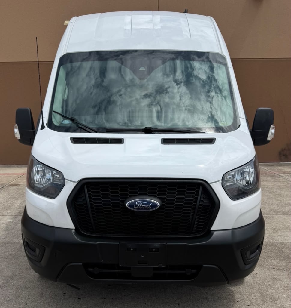 Photo 5 of this FORD TRANSIT