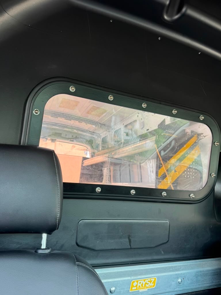 Photo 14 of this FORD TRANSIT