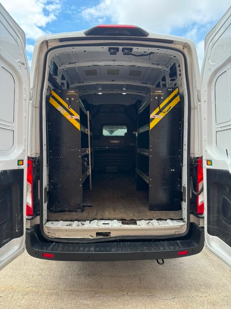 Photo 15 of this FORD TRANSIT