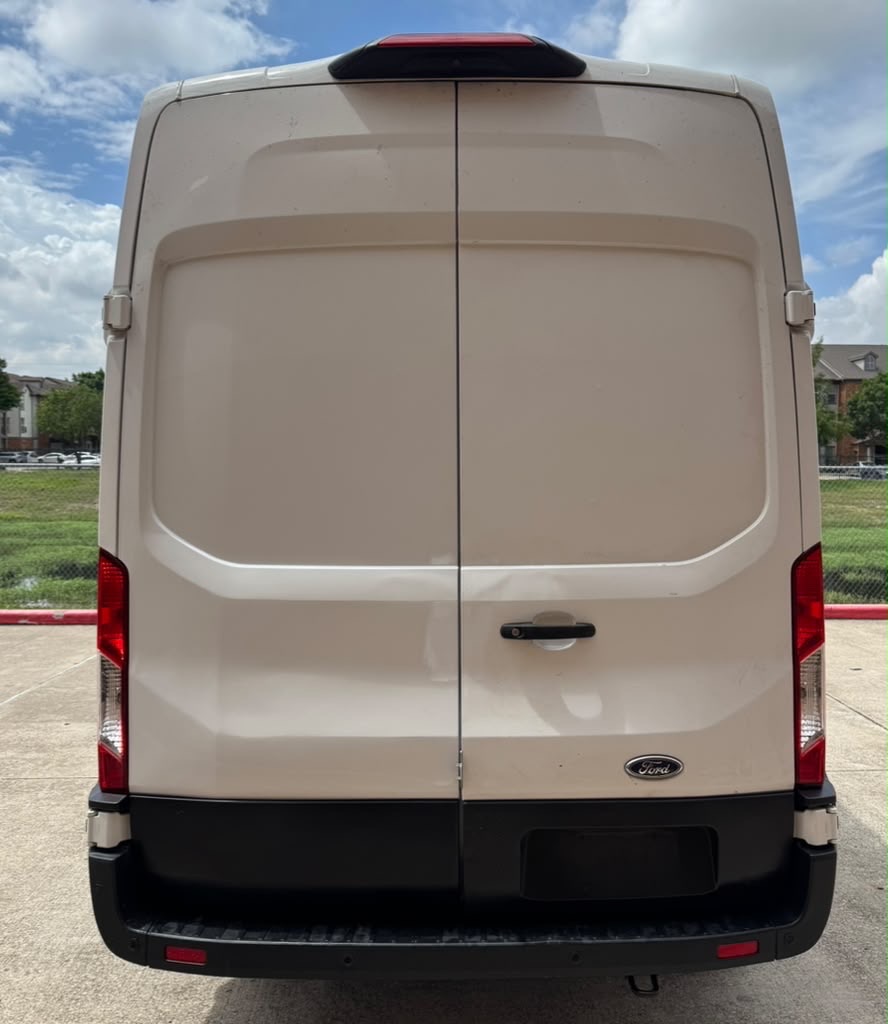 Photo 6 of this FORD TRANSIT
