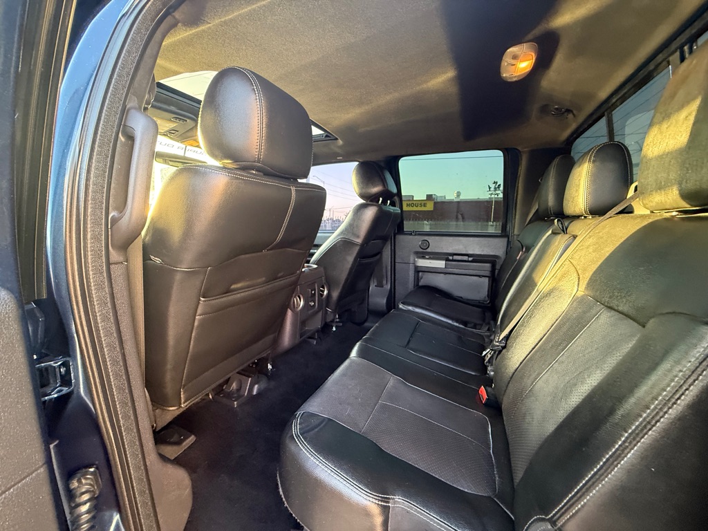 Photo 15 of this FORD F-350 SUPER DUT