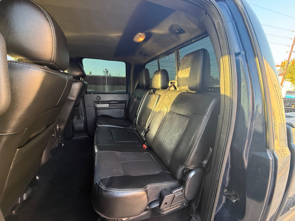 Photo 14 of this FORD F-350 SUPER DUT