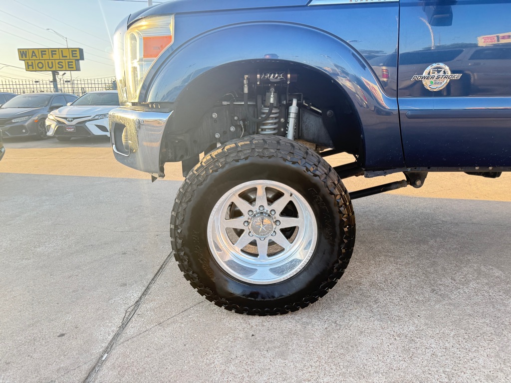 Photo 8 of this FORD F-350 SUPER DUT