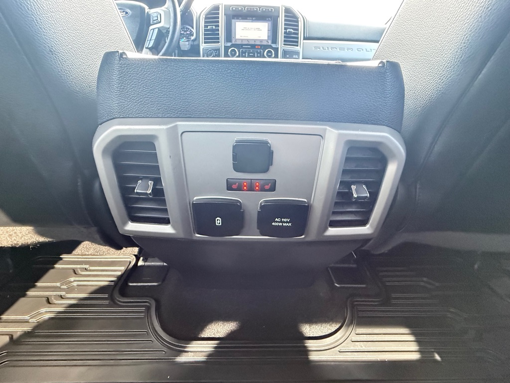 Photo 22 of this FORD F-250 SUPER DUT