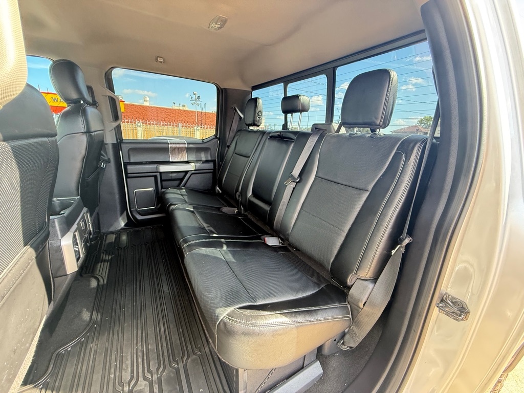 Photo 15 of this FORD F-250 SUPER DUT
