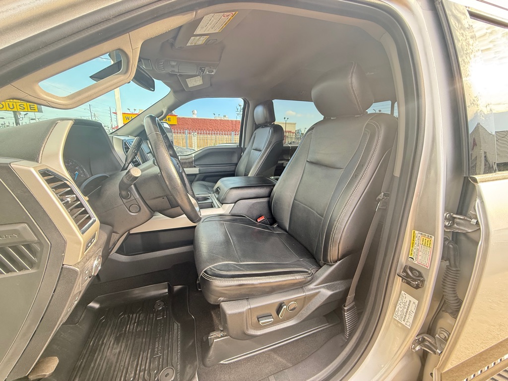 Photo 12 of this FORD F-250 SUPER DUT