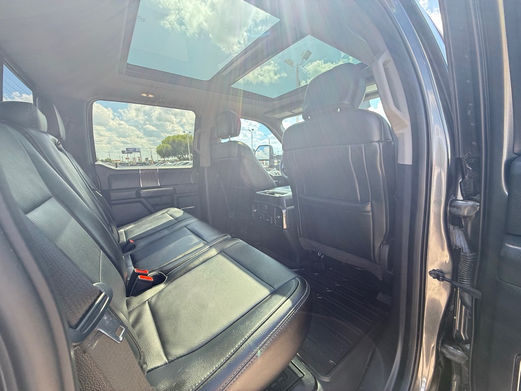 Photo 16 of this FORD F-250 SUPER DUT