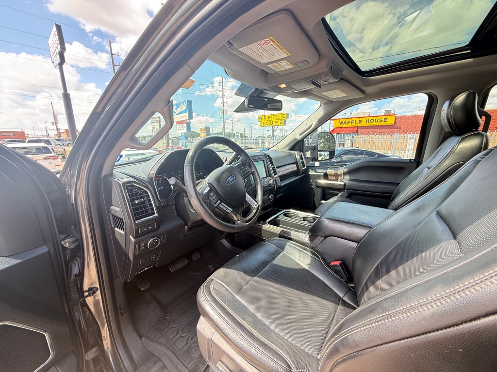 Photo 13 of this FORD F-250 SUPER DUT