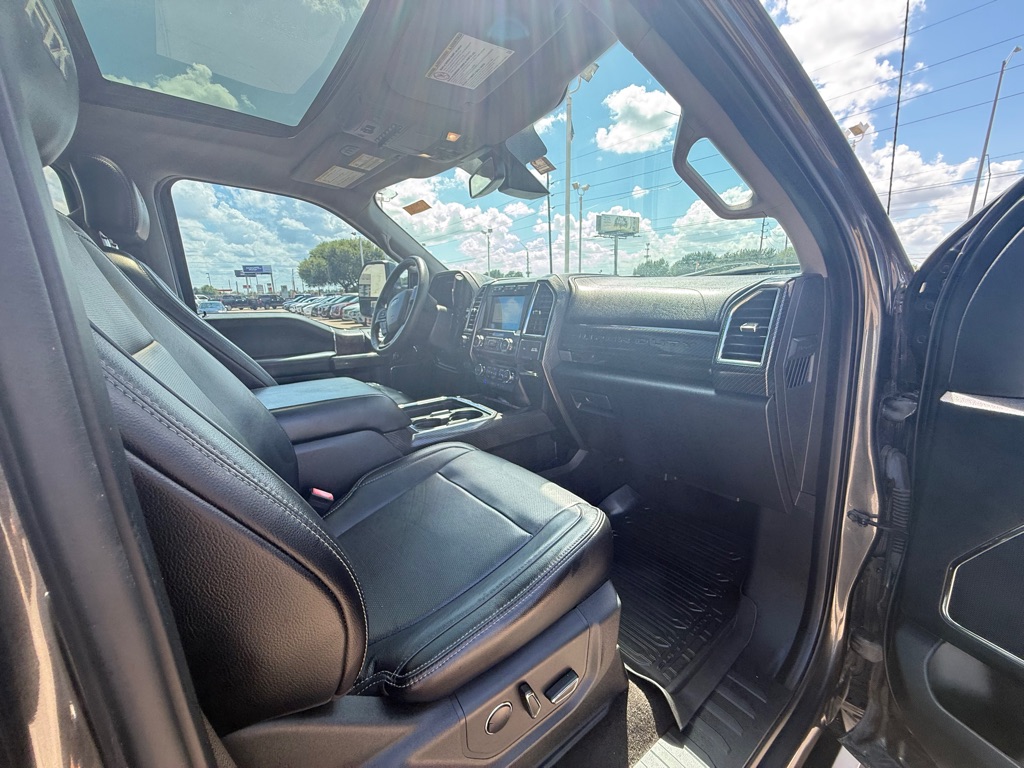 Photo 18 of this FORD F-250 SUPER DUT