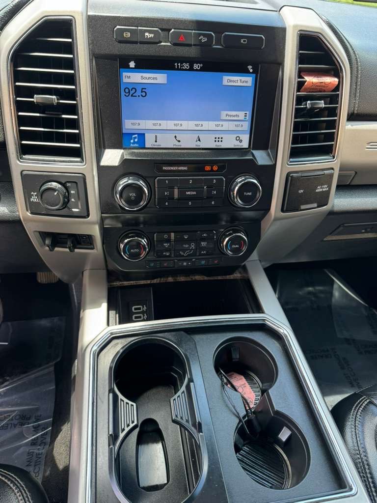 Photo 21 of this FORD F-250 SUPER DUT