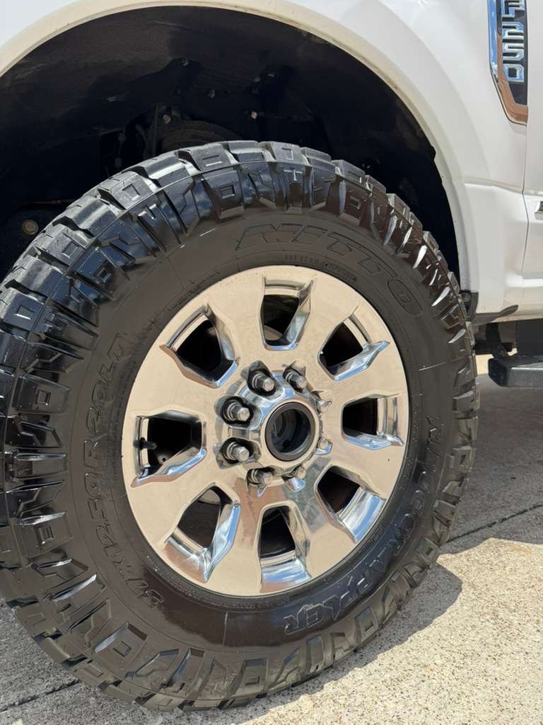 Photo 13 of this FORD F-250 SUPER DUT