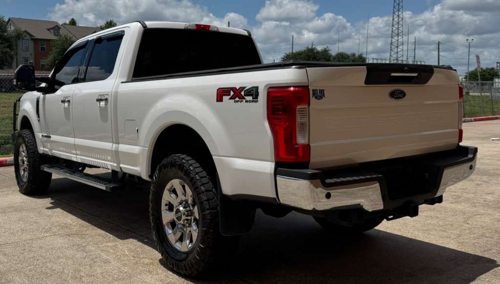 Photo 3 of this FORD F-250 SUPER DUT