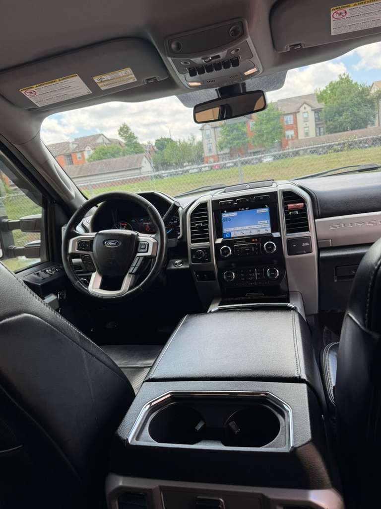 Photo 19 of this FORD F-250 SUPER DUT