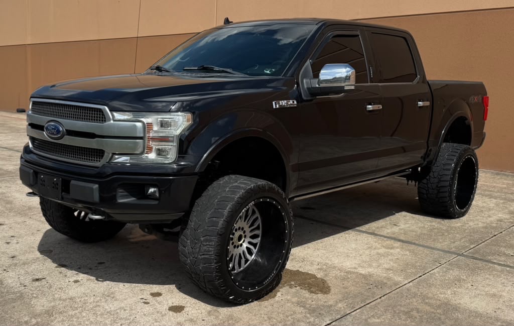 Photo 3 of this FORD F-150