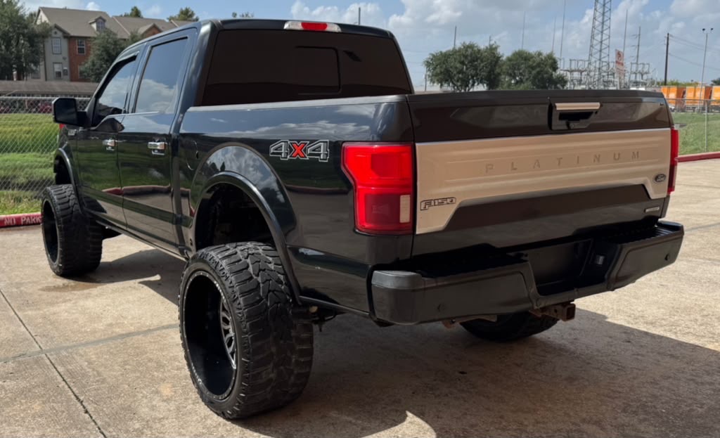Photo 4 of this FORD F-150