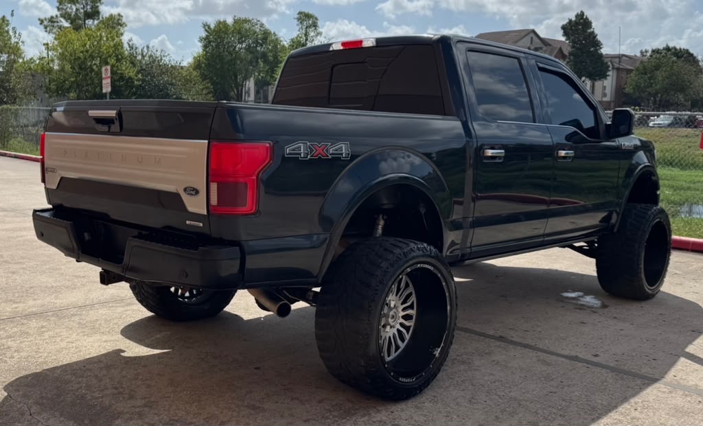 Photo 6 of this FORD F-150