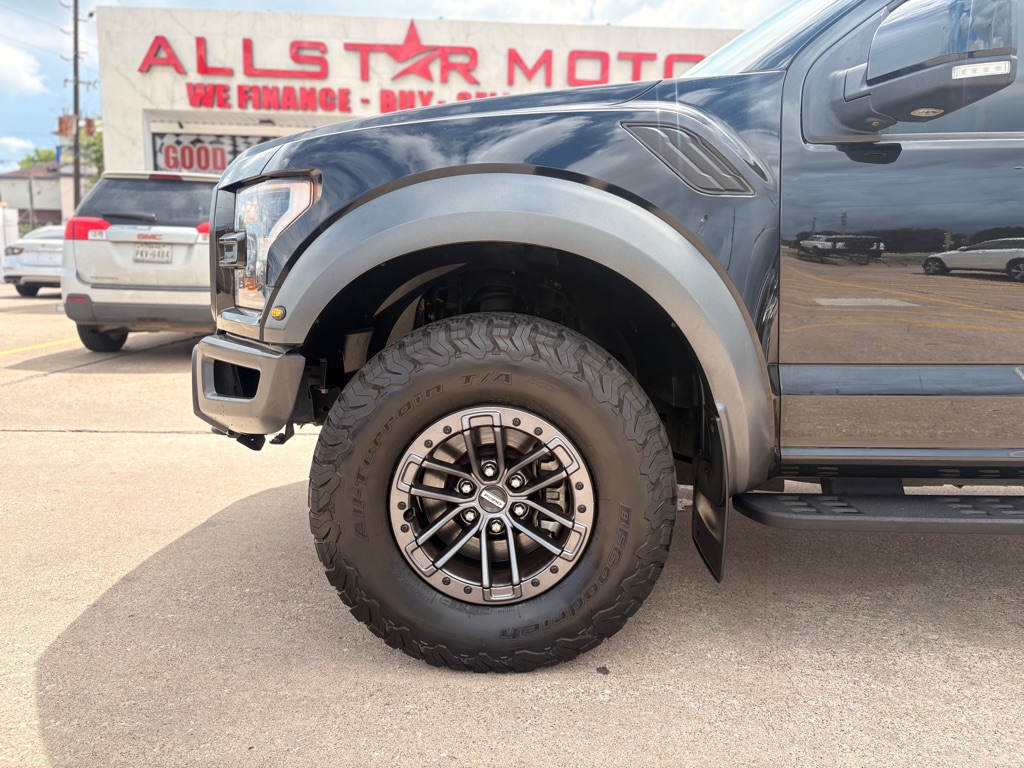 Photo 4 of this FORD F-150