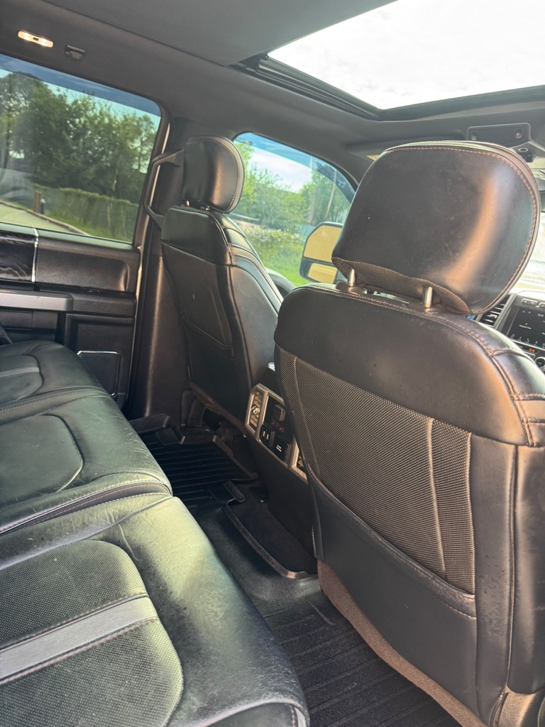 Photo 11 of this FORD F-250 SUPER DUT