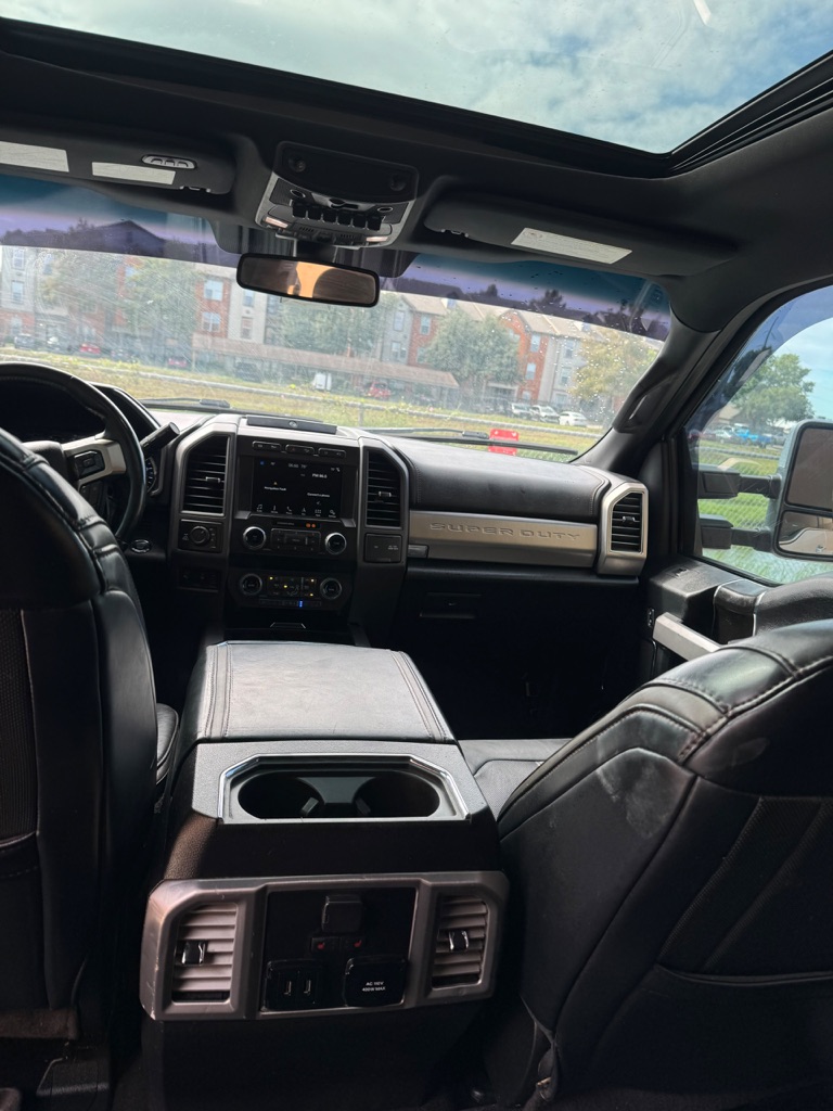 Photo 14 of this FORD F-250 SUPER DUT